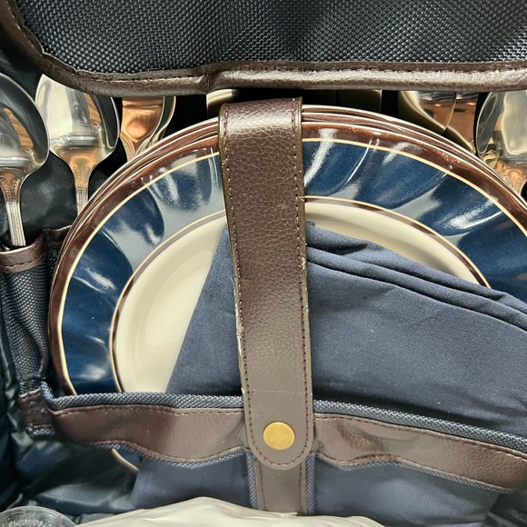 Pendleton, NEW PICNIC BACKPACK FULLY LOADED - Picture 6 of 14